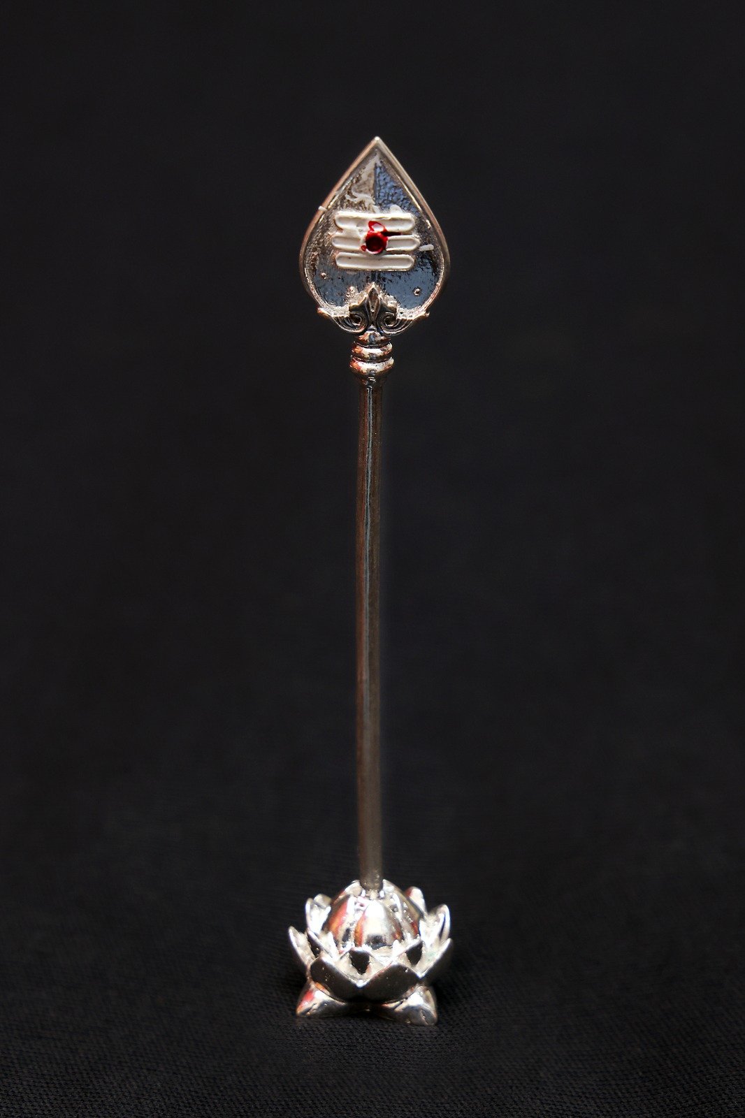 SILVER VEL WITH LOTUS PEDESTAL