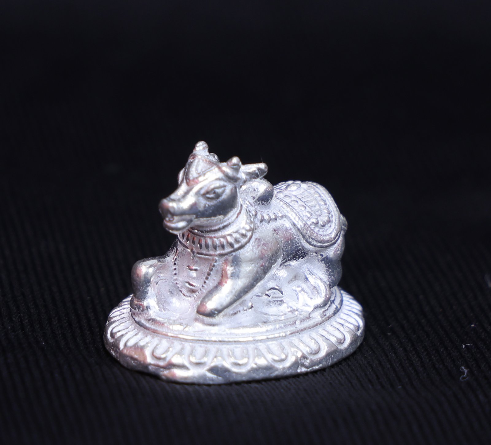 Silver Mini Nandi Idol